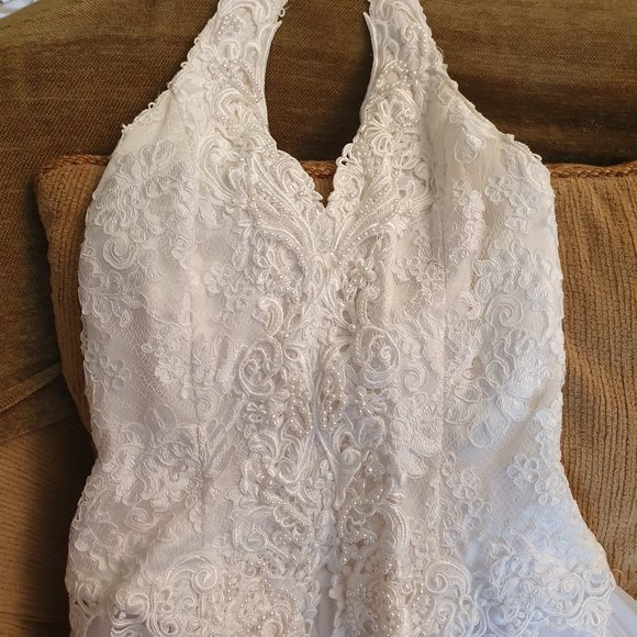 Wedding Dress - Picture 1 of 5